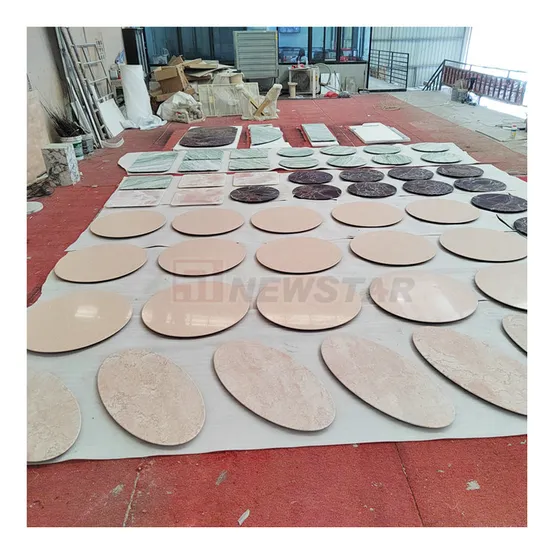 Mesa de café, piso de terrazzo rosa, bancadas de terrazzo